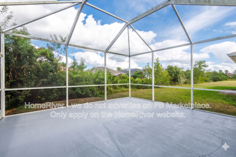 Spacious Pet-Friendly 4BR Home with Bonus Room - Loft - Screened Lanai property image