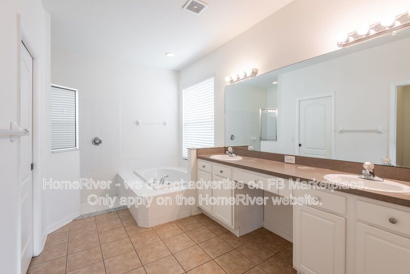 Spacious Pet-Friendly 4BR Home with Bonus Room - Loft - Screened Lanai property image