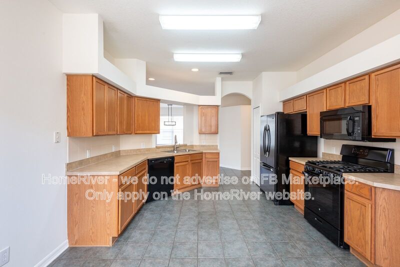Spacious Pet-Friendly 4BR Home with Bonus Room - Loft - Screened Lanai property image