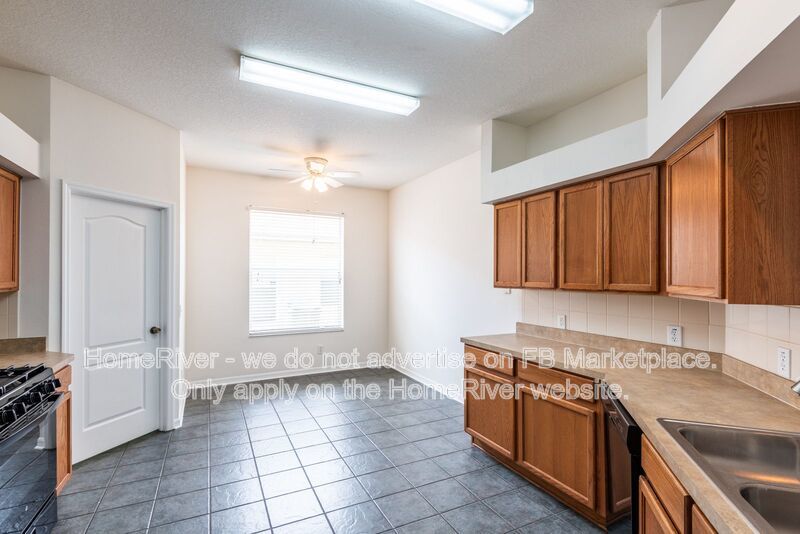 Spacious Pet-Friendly 4BR Home with Bonus Room - Loft - Screened Lanai property image