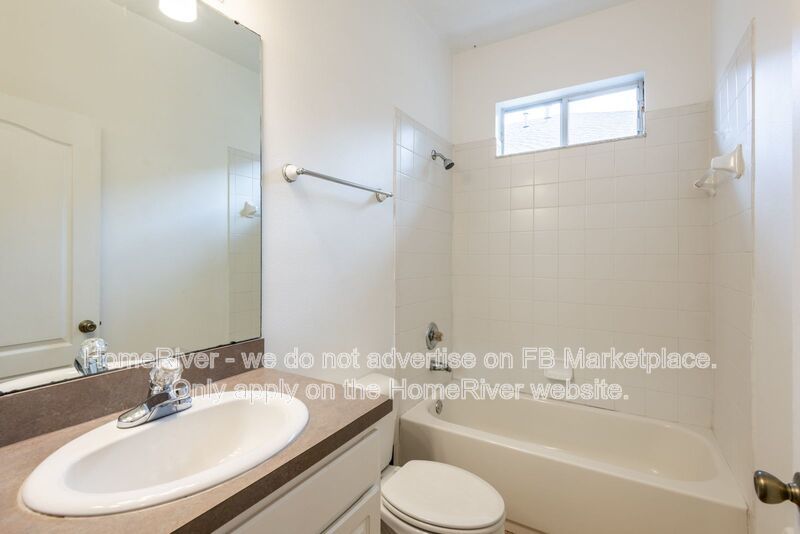 Spacious Pet-Friendly 4BR Home with Bonus Room - Loft - Screened Lanai property image