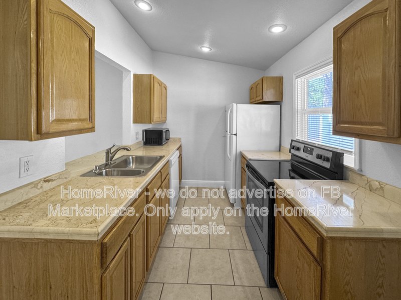 2BR Clearwater Duplex with Washer/Dryer Included property image