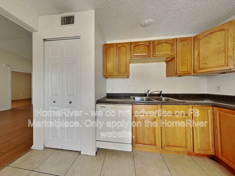 Apply Now!!! 58 Pine Trak Unit 104D property image
