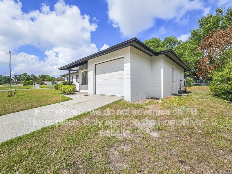 1550 Wright Drive: Pets Welcome | Covered Front Porch | 1 Car Garage property image