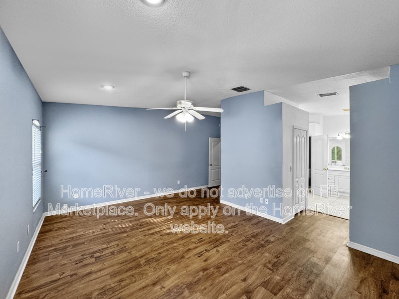 Spacious 3BR Pool Home - Pet Friendly -  Fishhawk Living property image