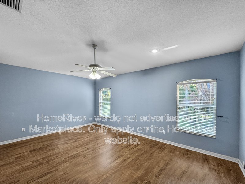Spacious 3BR Pool Home - Pet Friendly -  Fishhawk Living property image