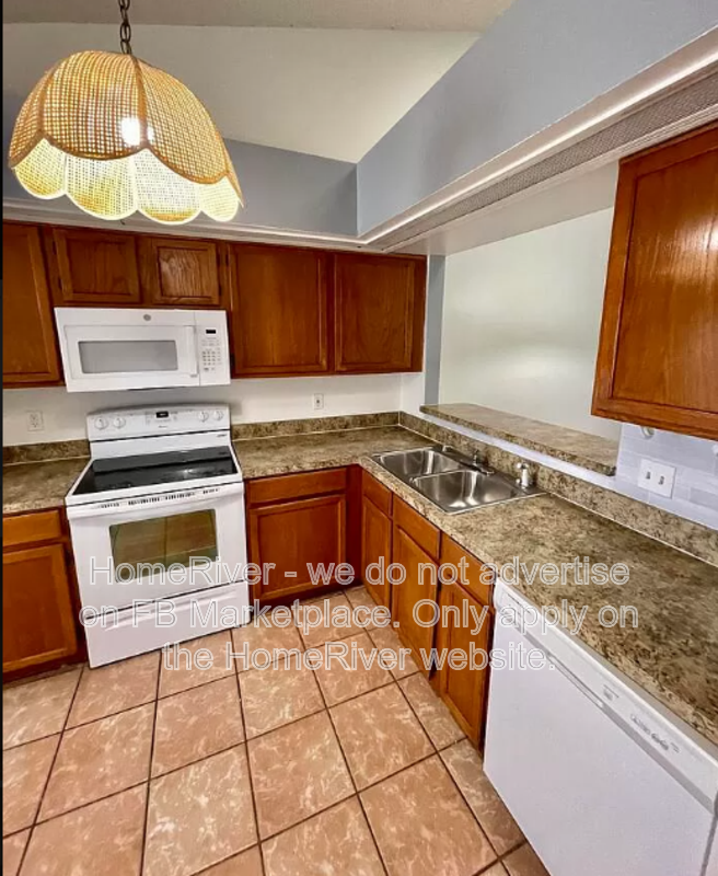 Apply Now!!! 12253 Augusta Woods Cir property image
