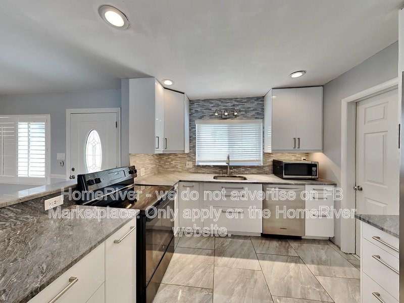 3BR Pool Home in Sarasota | Fenced Yard | Shed | No Carpet property image