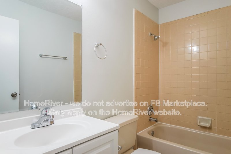 Available Now | Pets Welcome | 4 beds | Screened in Lanai property image