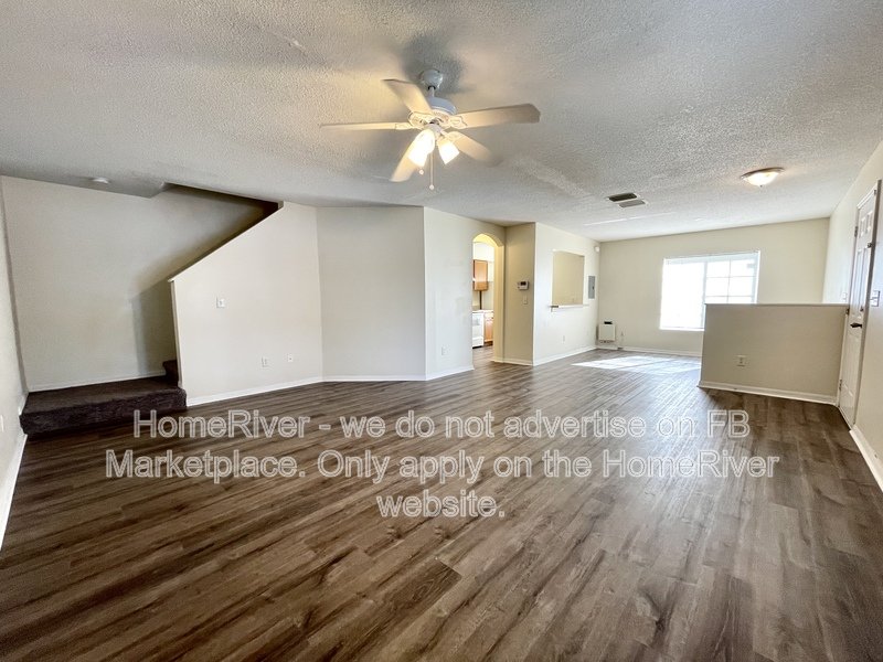 Water front &amp;amp;amp;amp; Gated Community 7344 E Bank Dr Tampa, FL 33617 property image