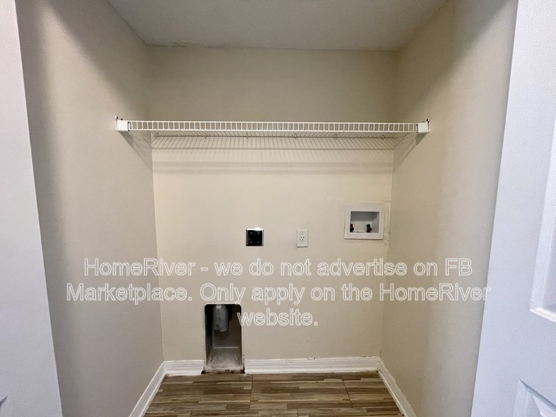 Water front &amp;amp;amp;amp; Gated Community 7344 E Bank Dr Tampa, FL 33617 property image