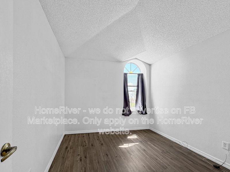 2932 Pembridge St property image