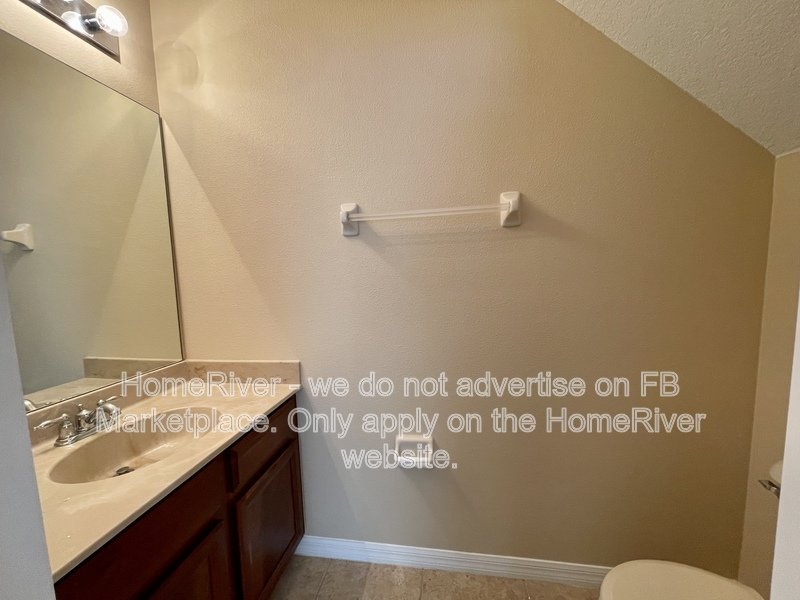 Spacious 4 bedroom home is St Petersburg property image