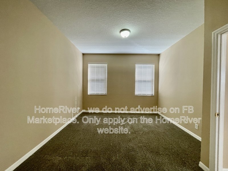 Spacious 4 bedroom home is St Petersburg property image