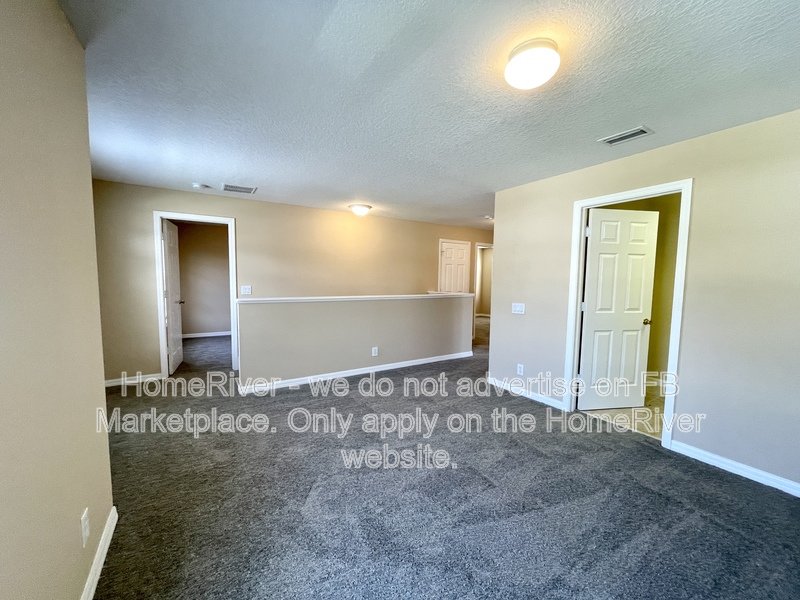 Spacious 4 bedroom home is St Petersburg property image