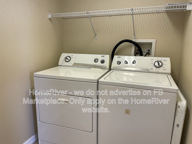 Spacious 4 bedroom home is St Petersburg property image