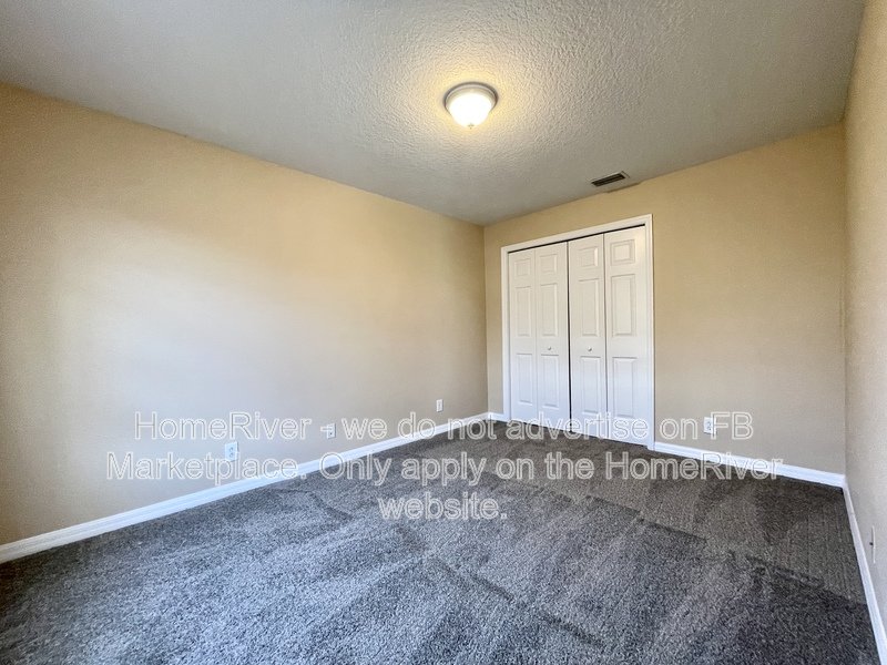 Spacious 4 bedroom home is St Petersburg property image
