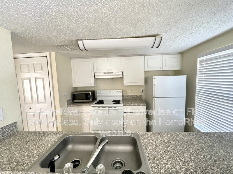 Pool ComMove In Ready! - 8517 Lincoln Cove Dr Apt 101A Tampa, FL 33614 property image