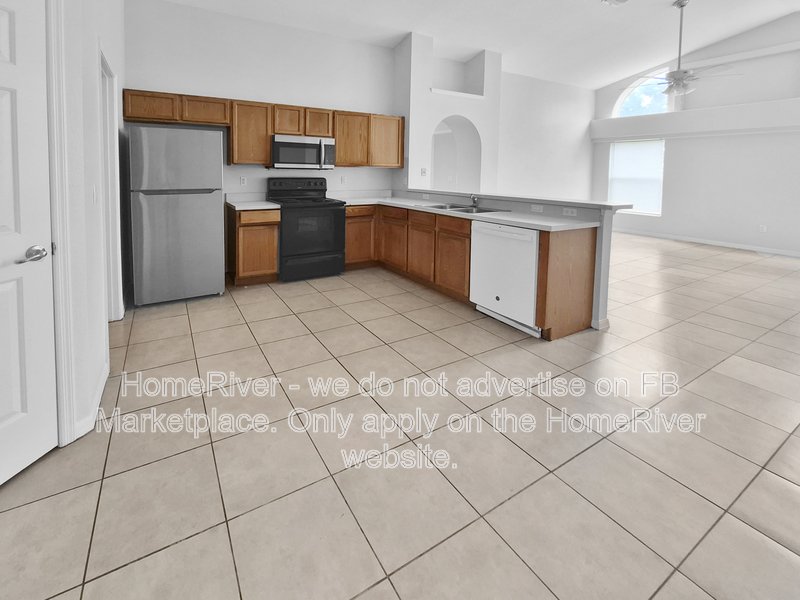 Spacious 3BR/2BA Valrico Home in Desirable Bloomingdale Area property image
