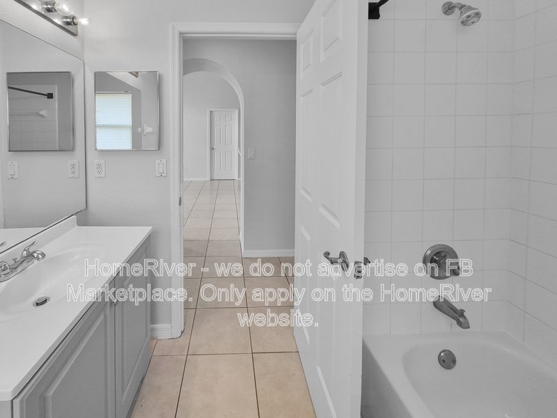 Spacious 3BR/2BA Valrico Home in Desirable Bloomingdale Area property image
