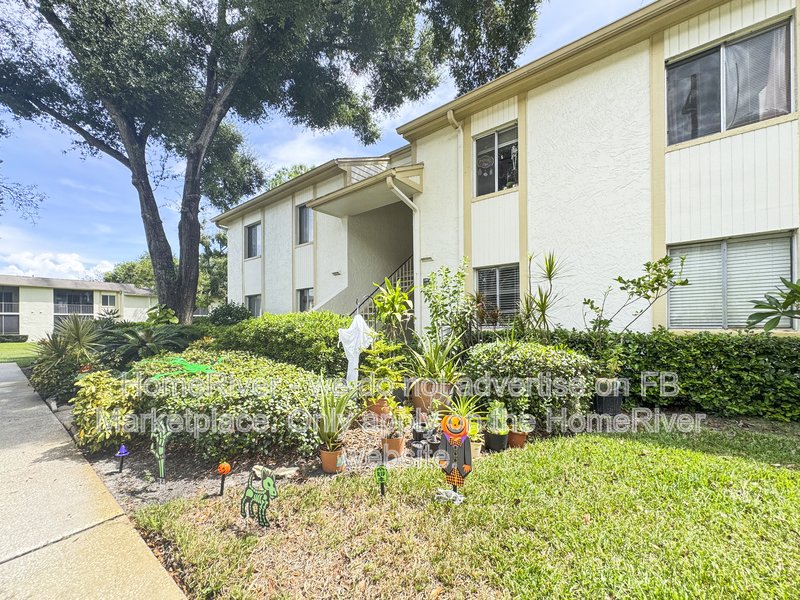 Comfortable Wooded View  condo with large porch property image