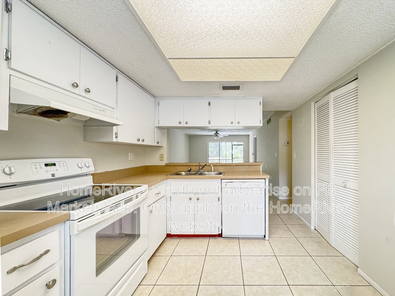 Comfortable Wooded View  condo with large porch property image
