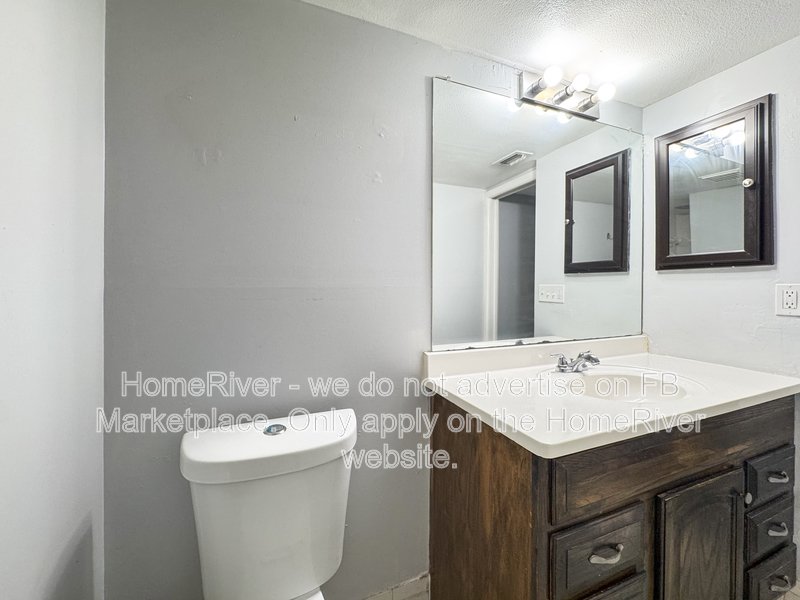 Comfortable Wooded View  condo with large porch property image