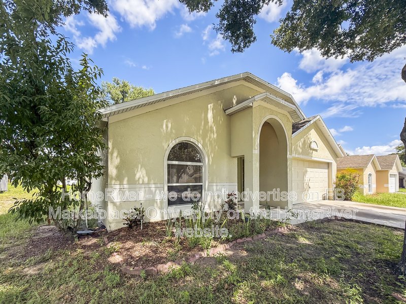 Do Not Miss Out! - 2272 MERRY RD, TAVARES FL 32778 property image