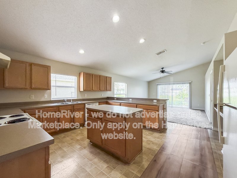 Do Not Miss Out! - 2272 MERRY RD, TAVARES FL 32778 property image