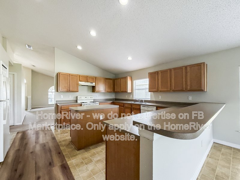 Do Not Miss Out! - 2272 MERRY RD, TAVARES FL 32778 property image