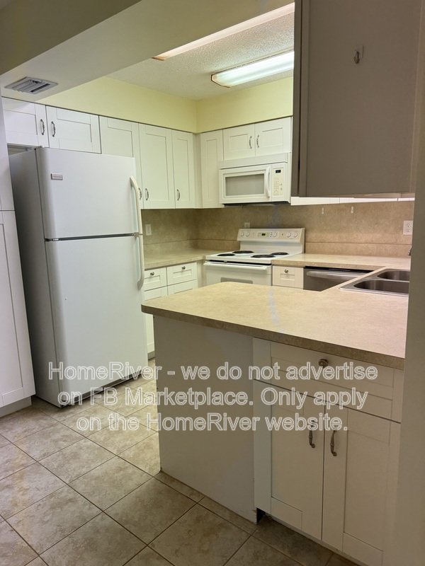 Water Front -2 Bedroom 2 Bathroom 3357 Dexter Dell SE property image