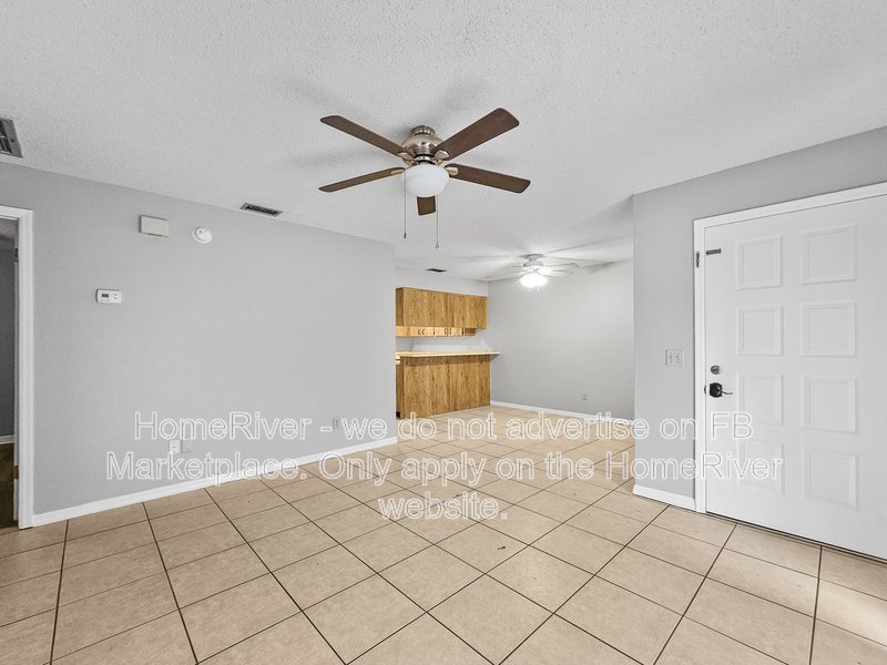 Water Included 3205 Bloomingdale Villas Ct, Brandon FL 33511 property image
