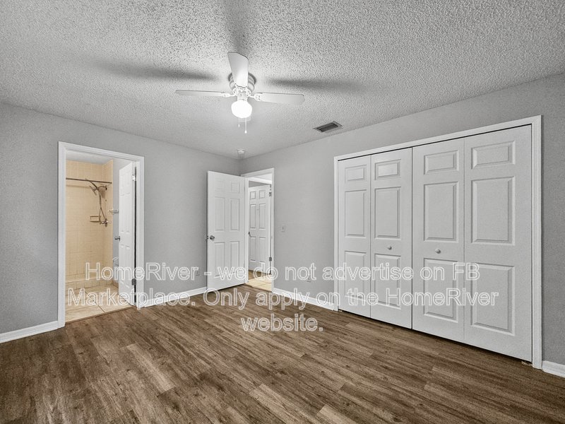 Water Included 3205 Bloomingdale Villas Ct, Brandon FL 33511 property image