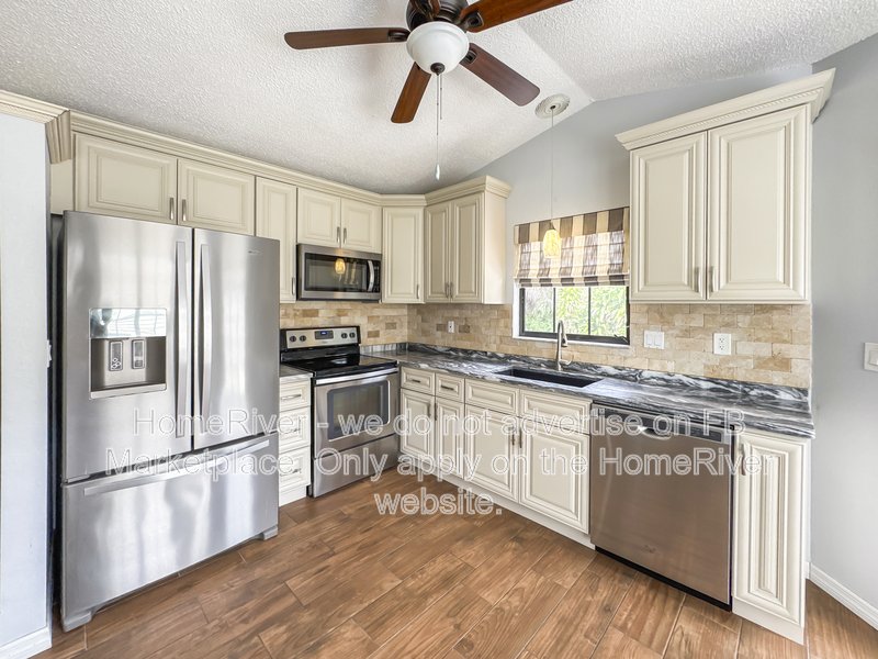 2BR/1.5BA Condo with Garage &amp;amp;amp;amp;amp;amp;amp;amp;amp;amp;amp;amp;amp;amp;amp; Hot Tu property image