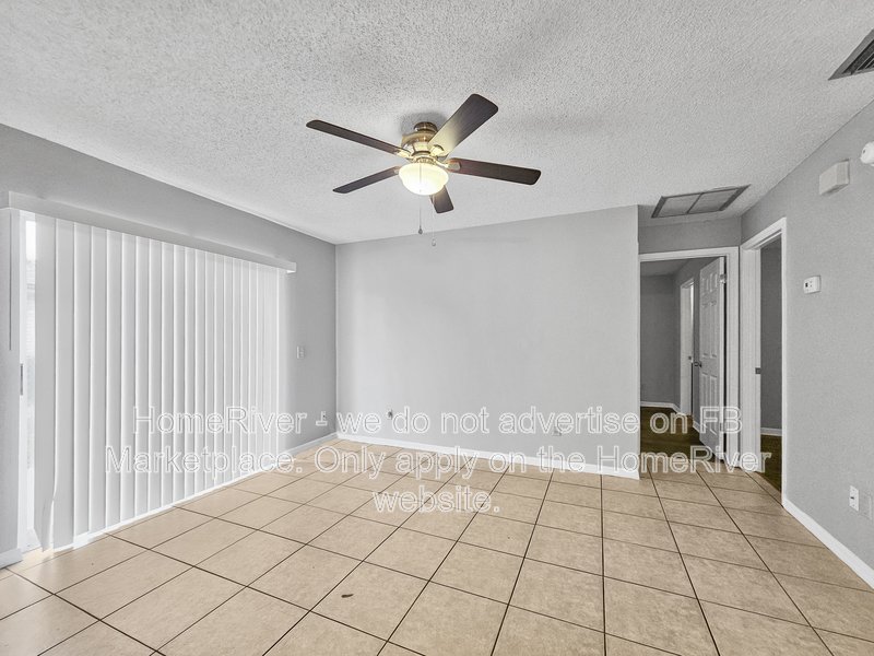 Water Included 3205 Bloomingdale Villas Ct, Brandon FL 33511 property image