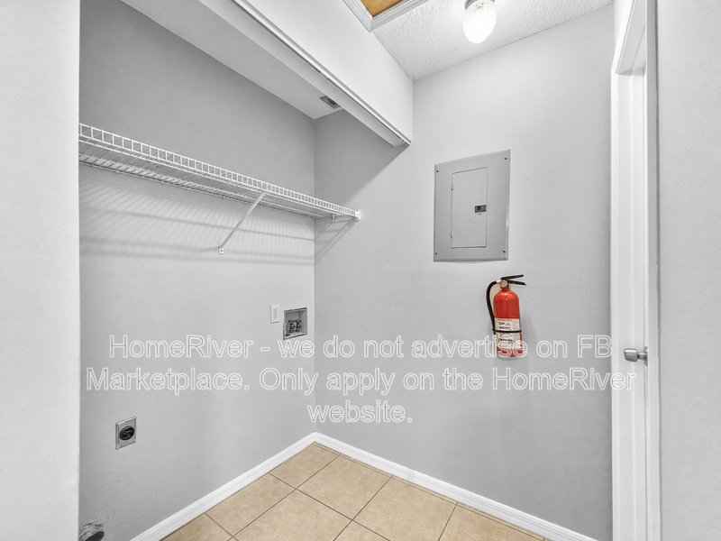 Water Included 3205 Bloomingdale Villas Ct, Brandon FL 33511 property image