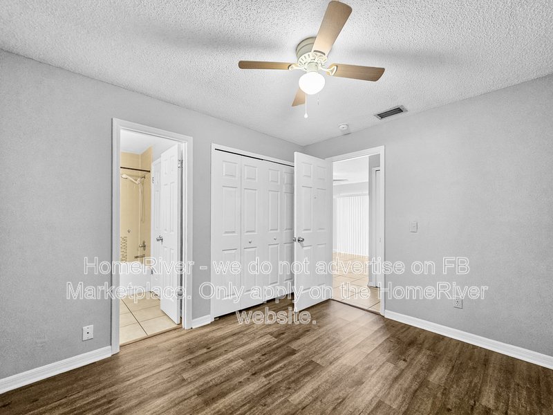 Water Included 3205 Bloomingdale Villas Ct, Brandon FL 33511 property image