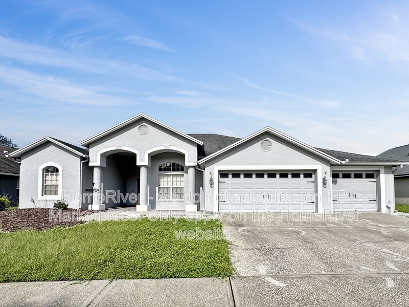 Community Pool | Pool Access | Covered Porch | Garage property image