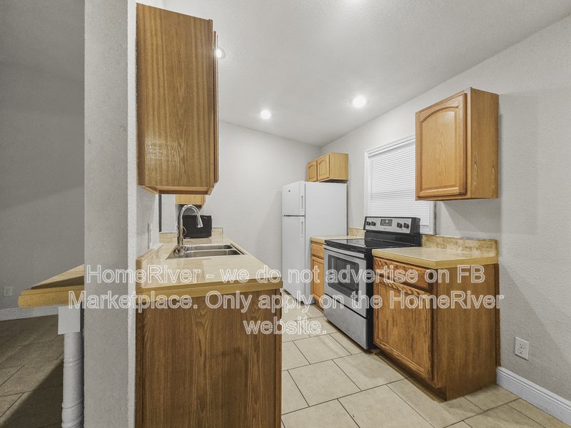 Spacious | End Unit | Vaulted Ceilings | Laundry Onsite property image