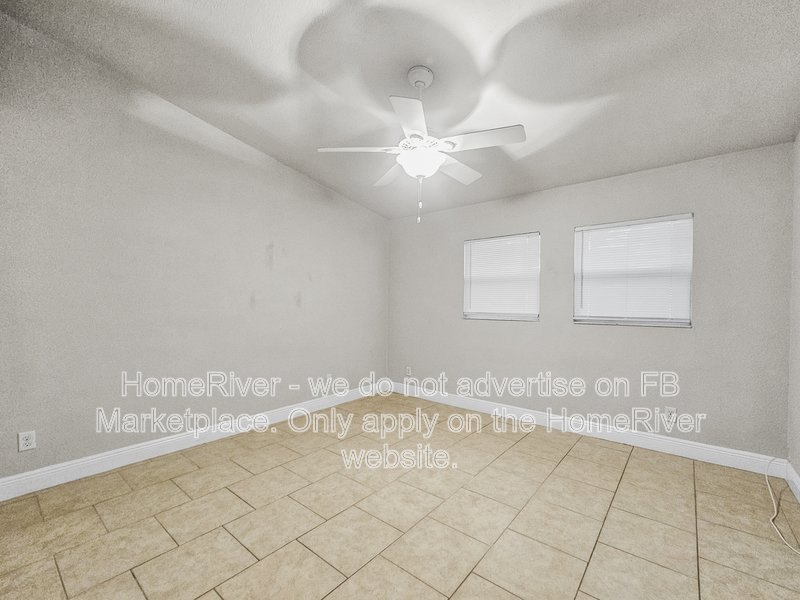 Spacious | End Unit | Vaulted Ceilings | Laundry Onsite property image