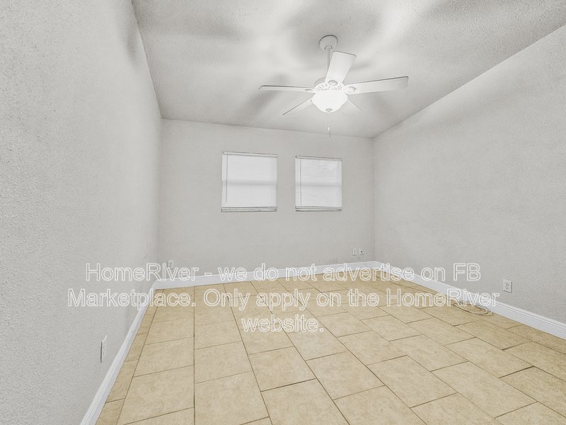 Spacious | End Unit | Vaulted Ceilings | Laundry Onsite property image