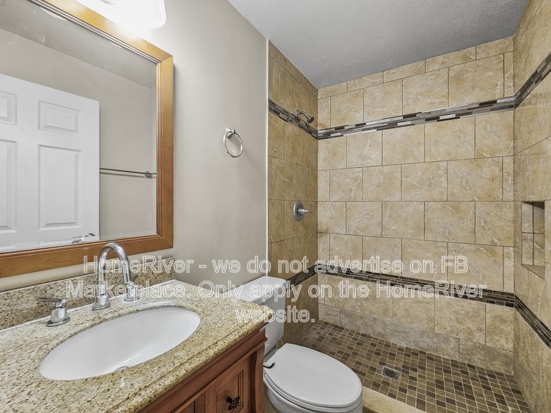 Spacious | End Unit | Vaulted Ceilings | Laundry Onsite property image