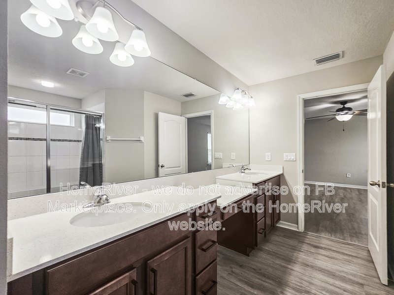 Spacious | Loft | Water View| Community Pool property image