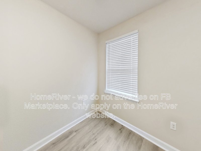 Spacious | Loft | Water View| Community Pool property image