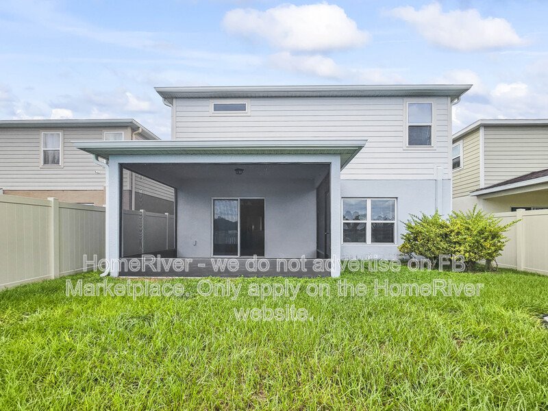 Spacious | Loft | Water View| Community Pool property image