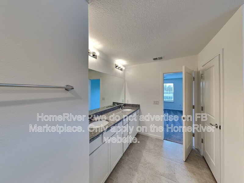 Do Not Miss Out! -  8717 Windglass Cv PARRISH, FL 34219 property image