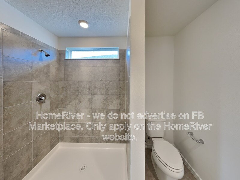 Do Not Miss Out! -  8717 Windglass Cv PARRISH, FL 34219 property image