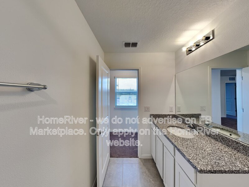 Do Not Miss Out! -  8717 Windglass Cv PARRISH, FL 34219 property image