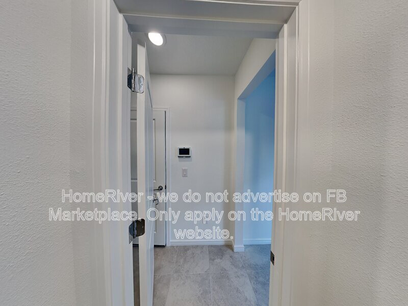 Do Not Miss Out! -  8717 Windglass Cv PARRISH, FL 34219 property image